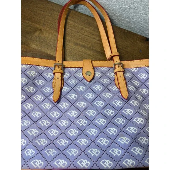 Dooney & Bourke DB Monogram Tote Bag Purse Lavender and White Leather Trim Y2K - Picture 2 of 8